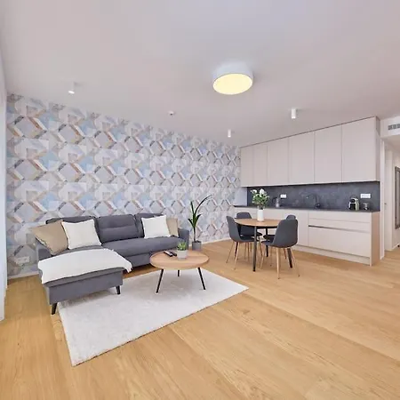 Liget - 4 Guests, Parking Appartamento Bratislava